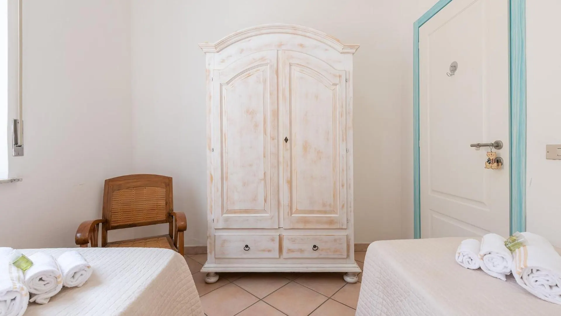 Beachside Poetto Getaway Cagliari