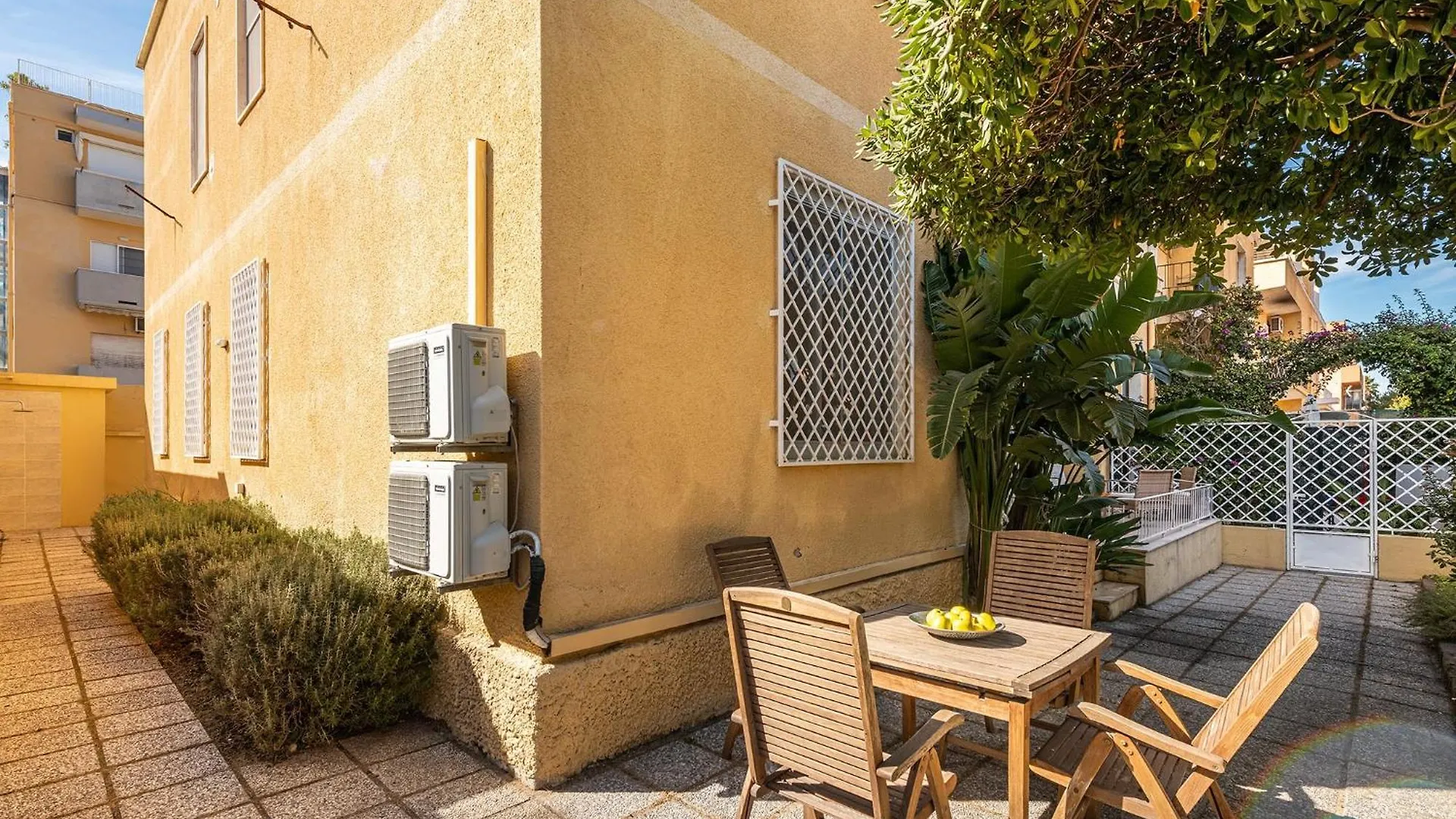 Beachside Poetto Getaway Cagliari